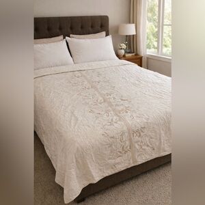 Anthropologie Embroidered Floral Cream Duvet Buttons DVTSU2258A Queen 1